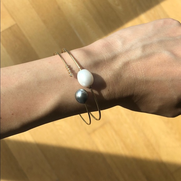 Mizuki Single Pearl Cuff Bracelet - Picture 5 of 5